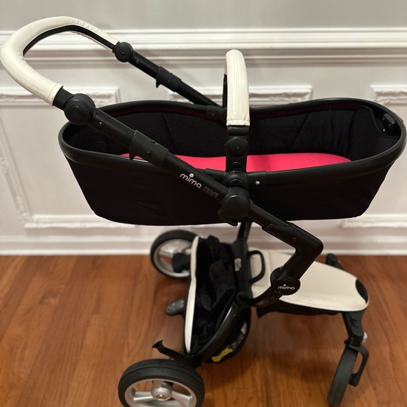 Mima Xari 2 in 1 bassinet and carrier - Picture 8 of 11